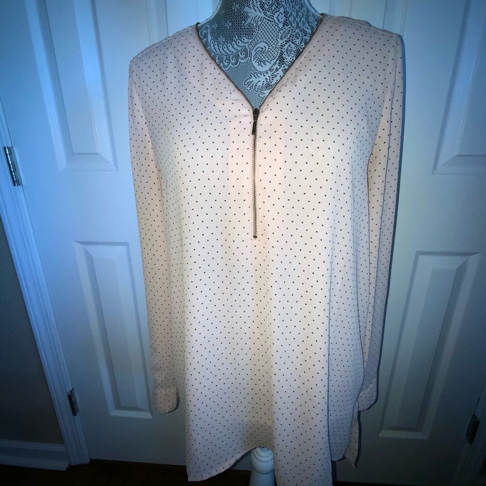 DE collection zipper front blouse size M